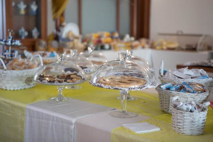 Breakfast/Coffee Service 42 of 64