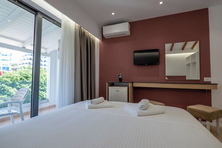 Room 15 of 89