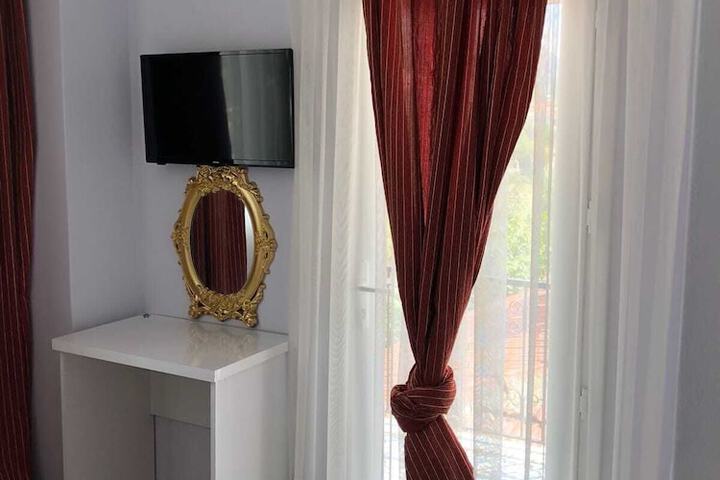 Room 3 of 16