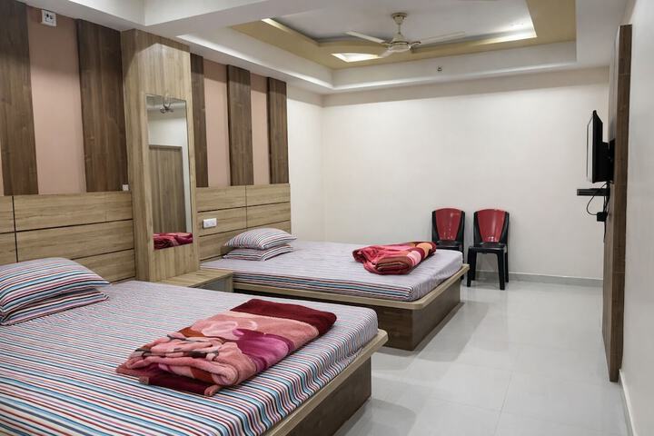 Room 13 of 21