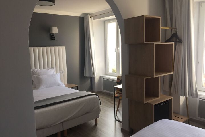 Room 50 of 61