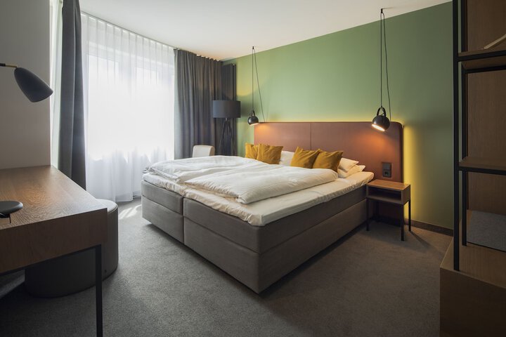 Room 13 of 68
