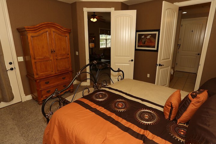 Room 4 of 44