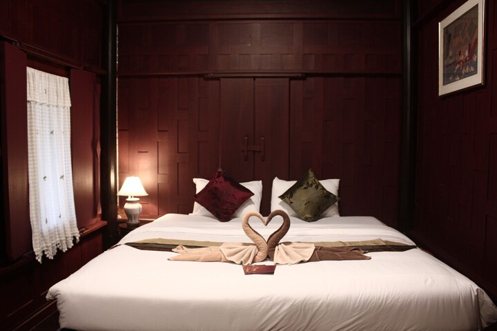 Room 10 of 86