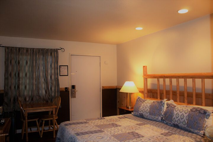 Standard | King Bed (29 of 51)