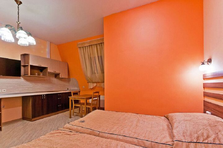 Room 10 of 164