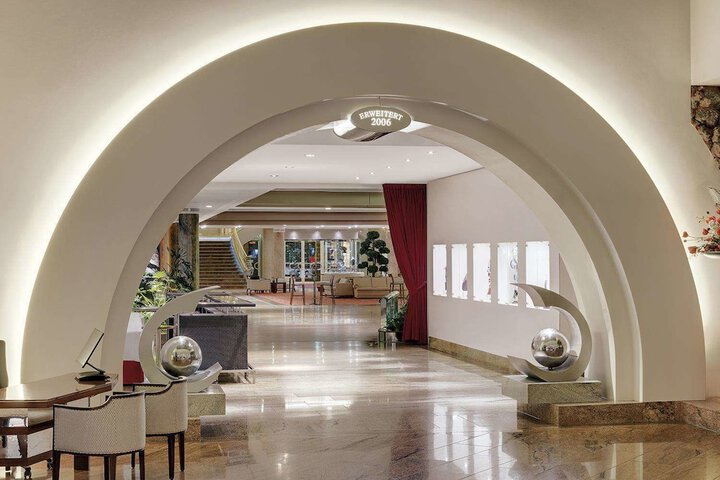 Guest Lobby