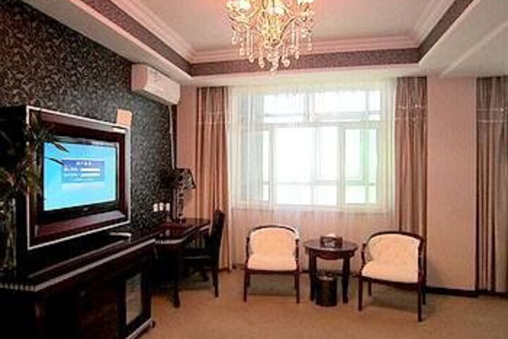 Room 12 of 14