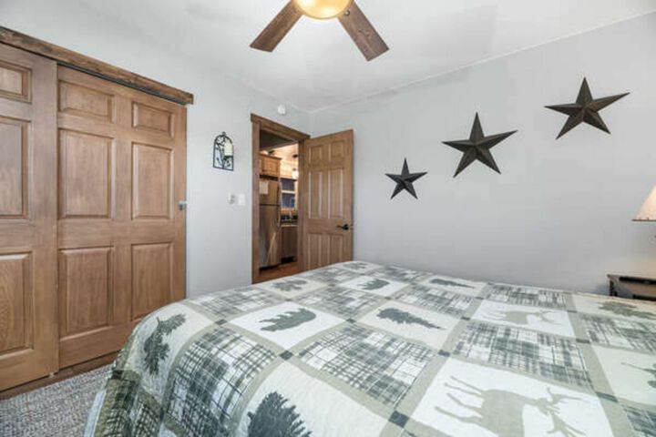 Room 13 of 16