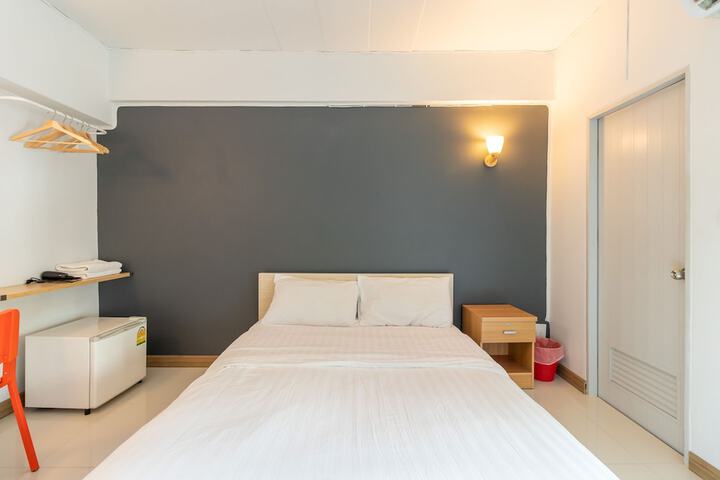 Room 9 of 63