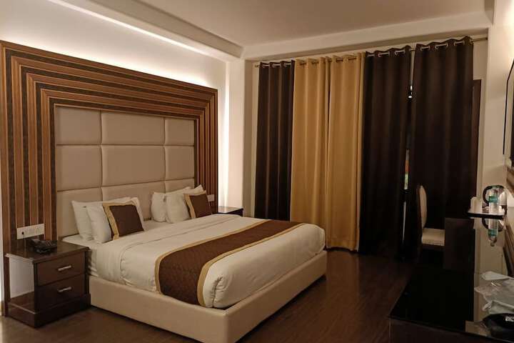 Room 5 of 21