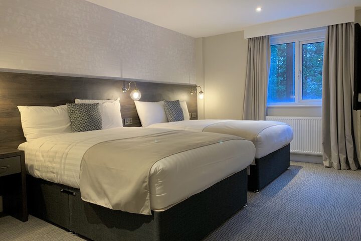 Room 28 of 105