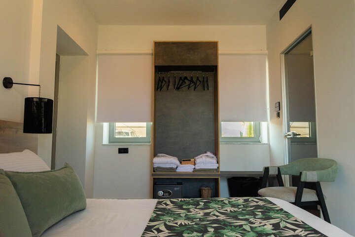 Room 43 of 340