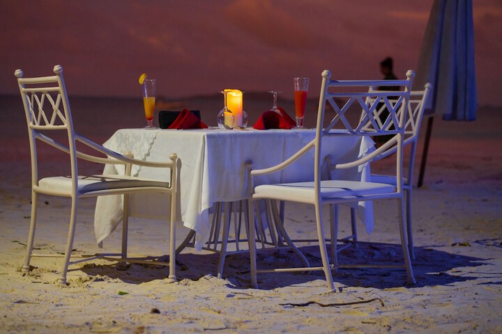 Dining 42 of 50