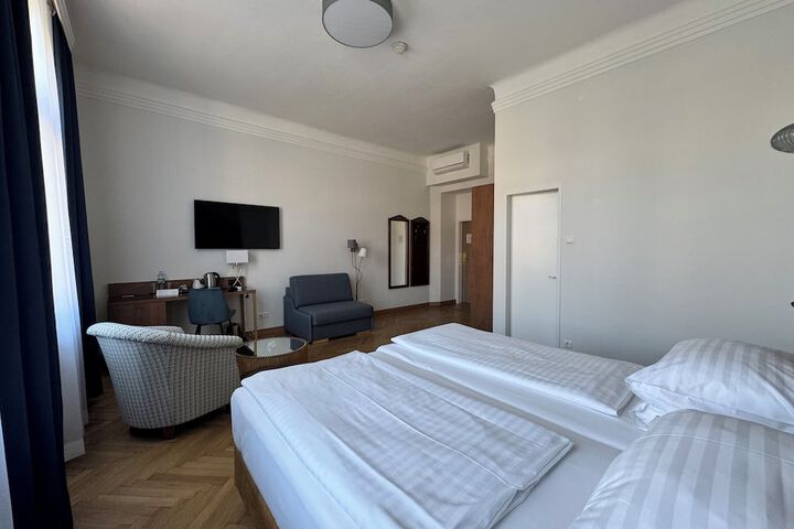 Room 35 of 64