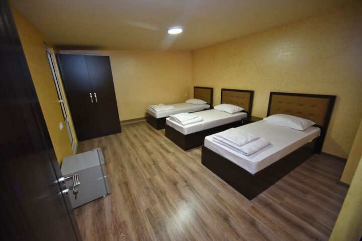 Room 14 of 25