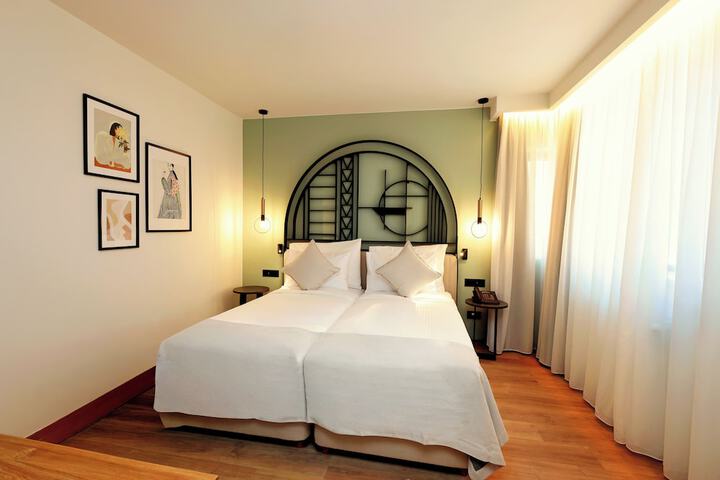 Room 13 of 88