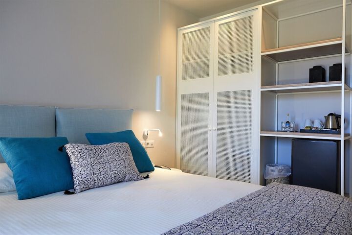 Room 38 of 208