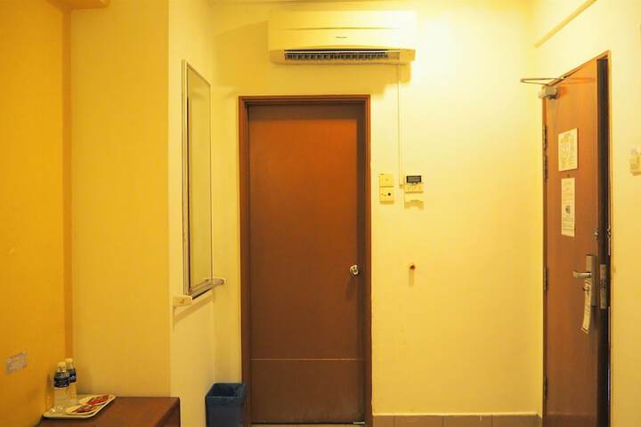 Room 28 of 52