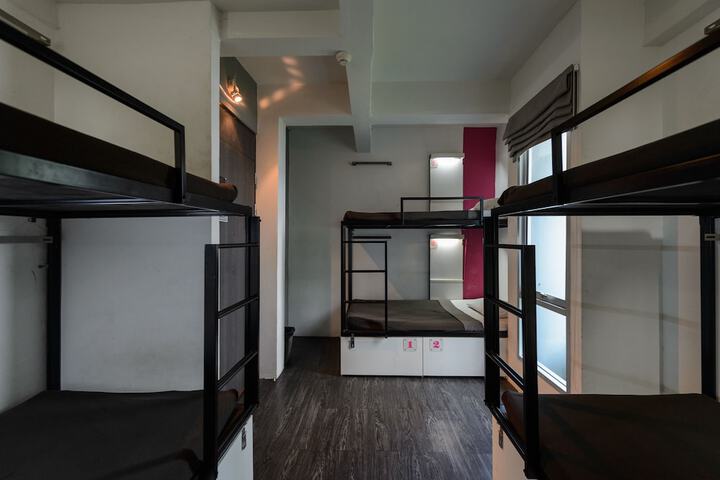 Room 21 of 61
