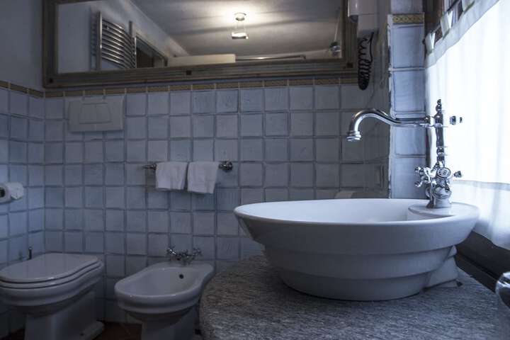Room 14 of 27