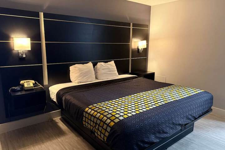 Room 19 of 38