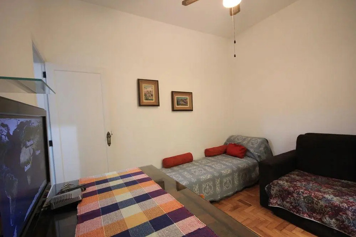 Room 5 of 13