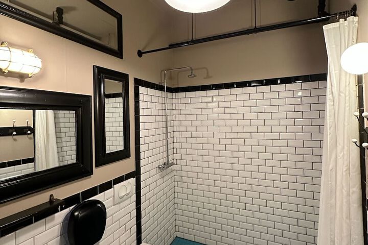 Room 116 of 135
