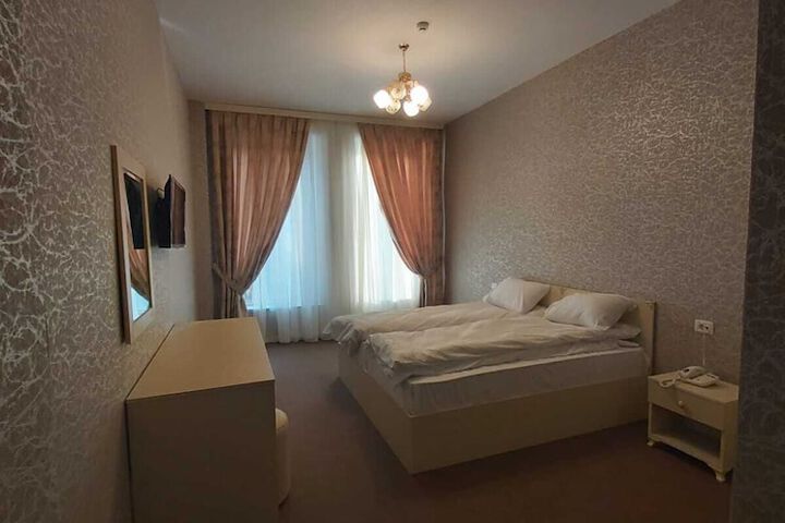 Room 7 of 19