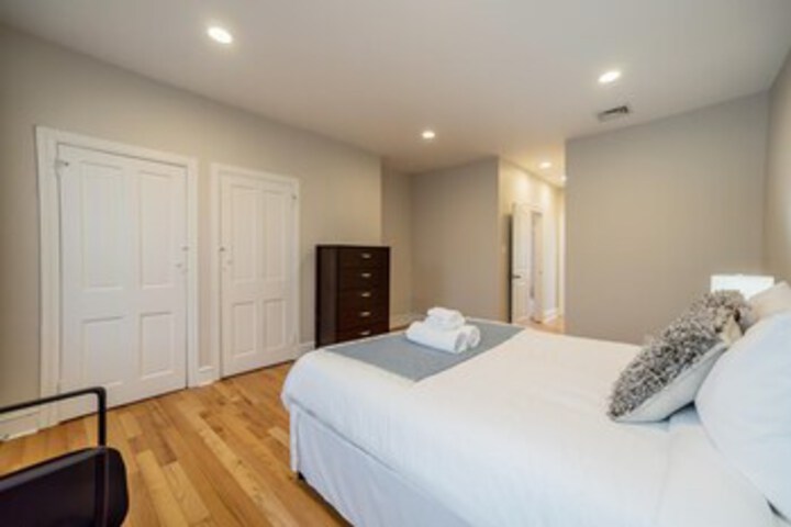 Room 33 of 40
