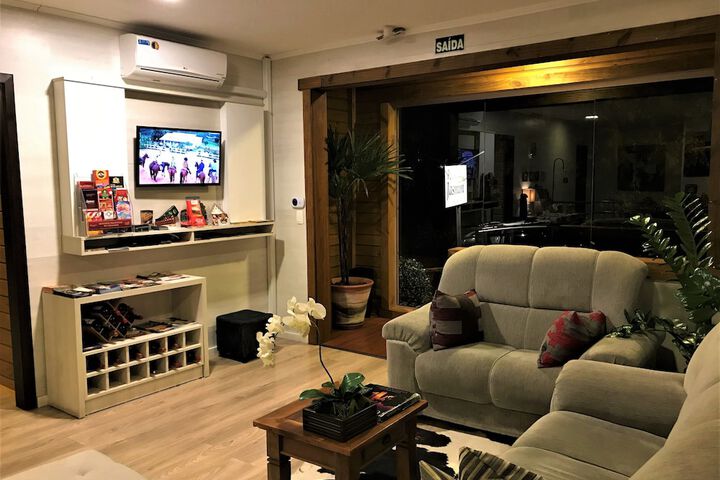 Guest Lobby