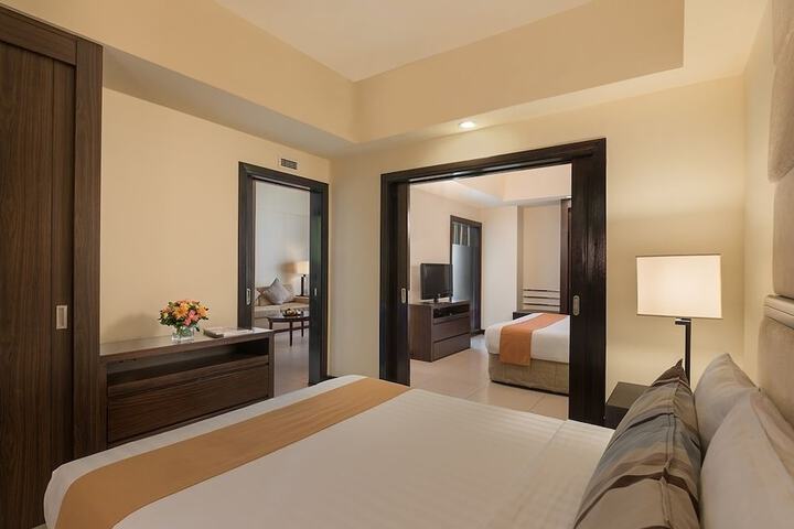 Room 8 of 68