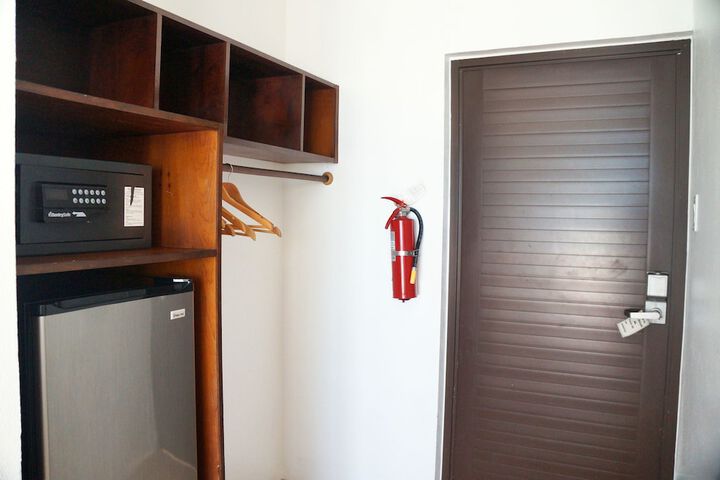 Room 35 of 59