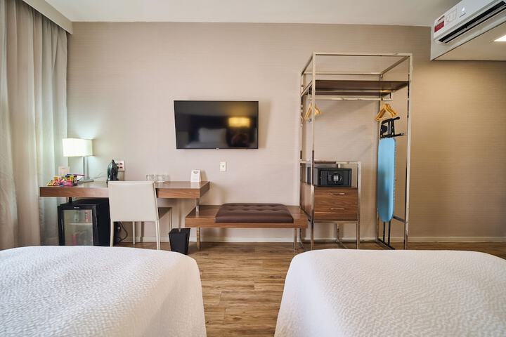Room 35 of 102