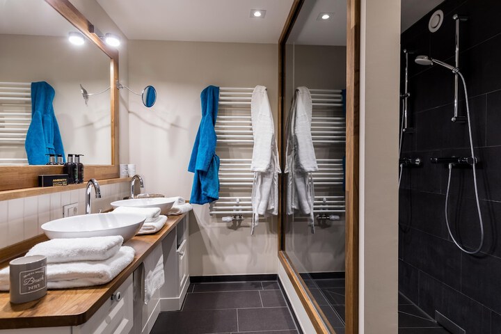 Bathroom Interior Photo