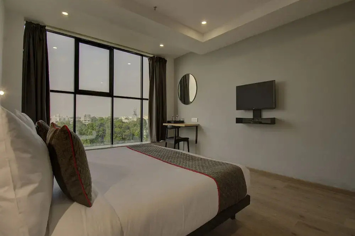 Room 7 of 16