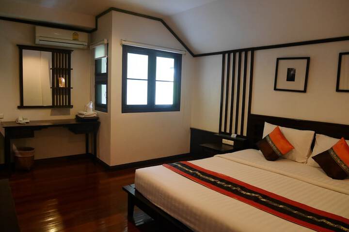 Room 32 of 45