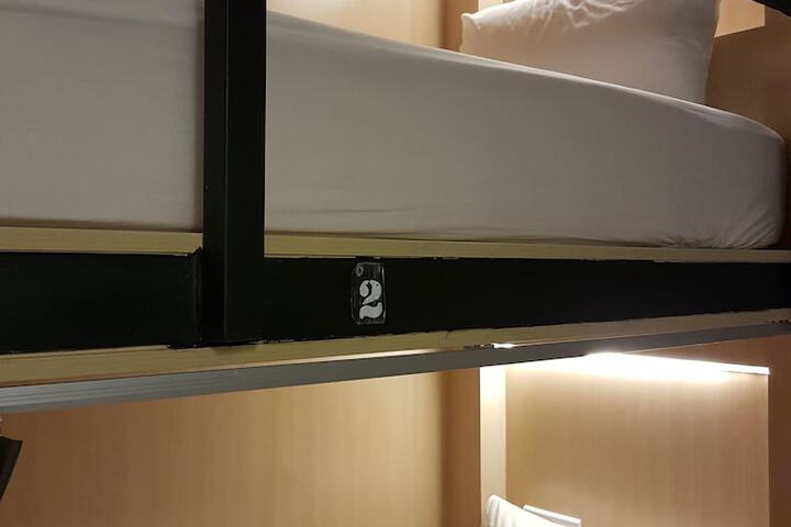 Room 25 of 48