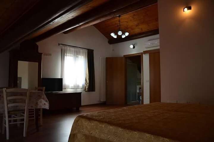 Room 28 of 41