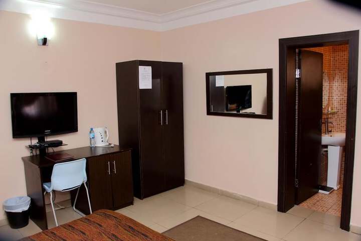 Room 17 of 24
