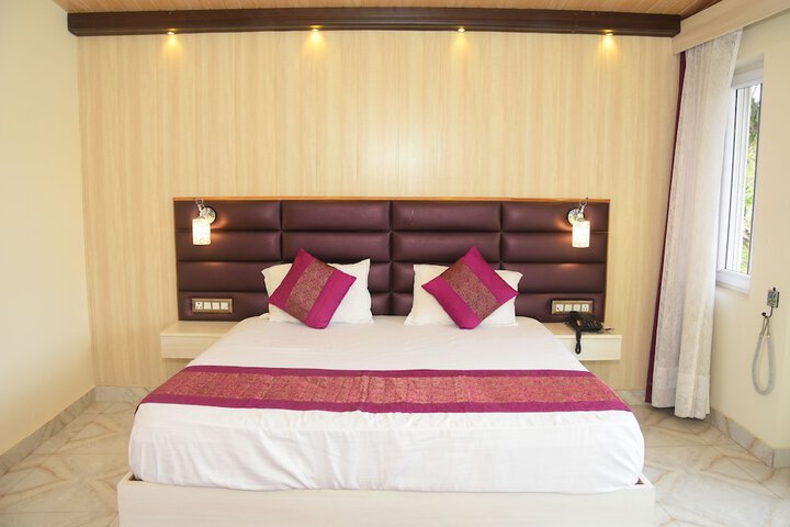 Room 32 of 84