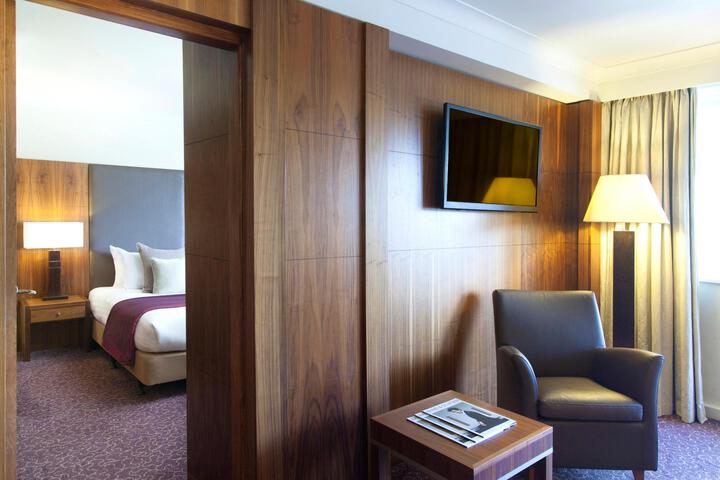 Room 213 of 299