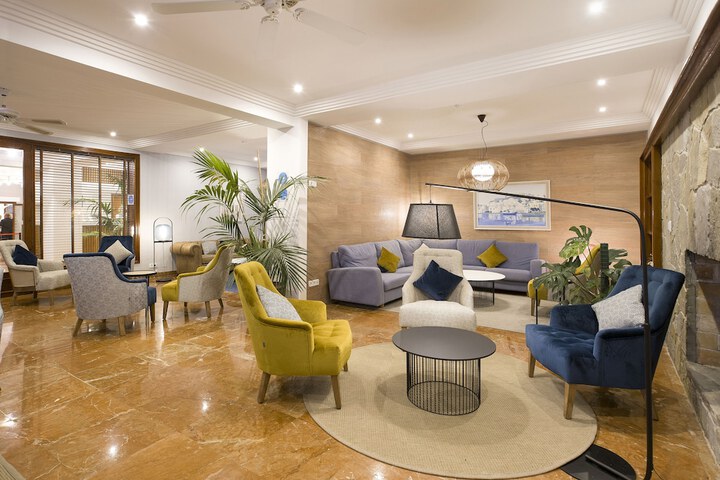 Guest Lobby