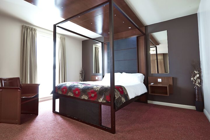 Room 5 of 34