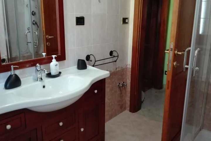 Room 17 of 24