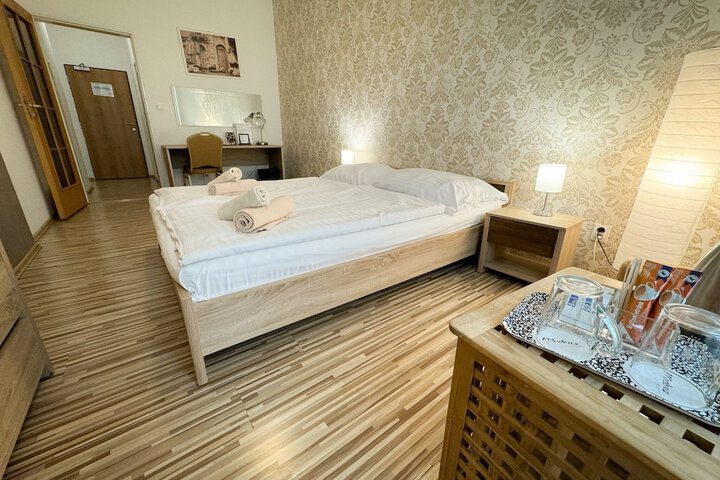 Room 26 of 76