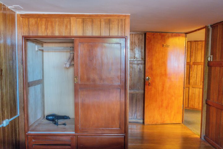 Room 53 of 64