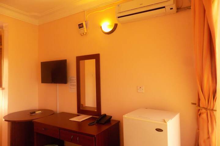 Room 37 of 86