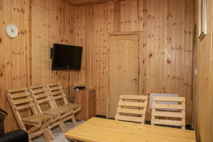Room 3 of 62