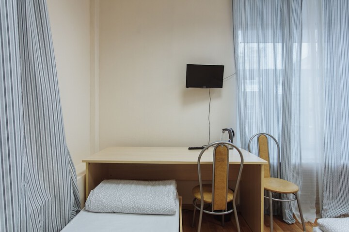 Room 18 of 76